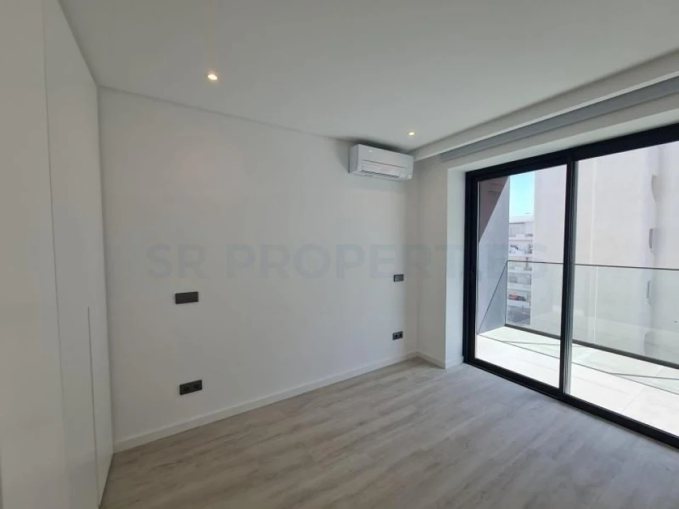Apartamento T2 para Venda em Quarteira Foto 13