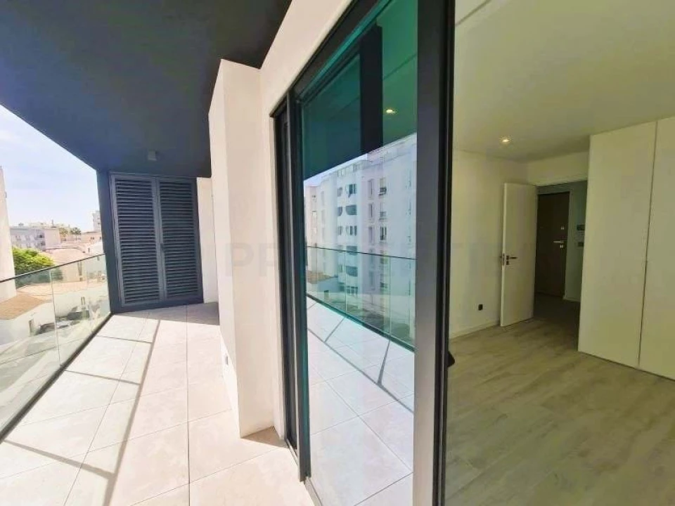 Apartamento T2 para Venda em Quarteira Foto 6