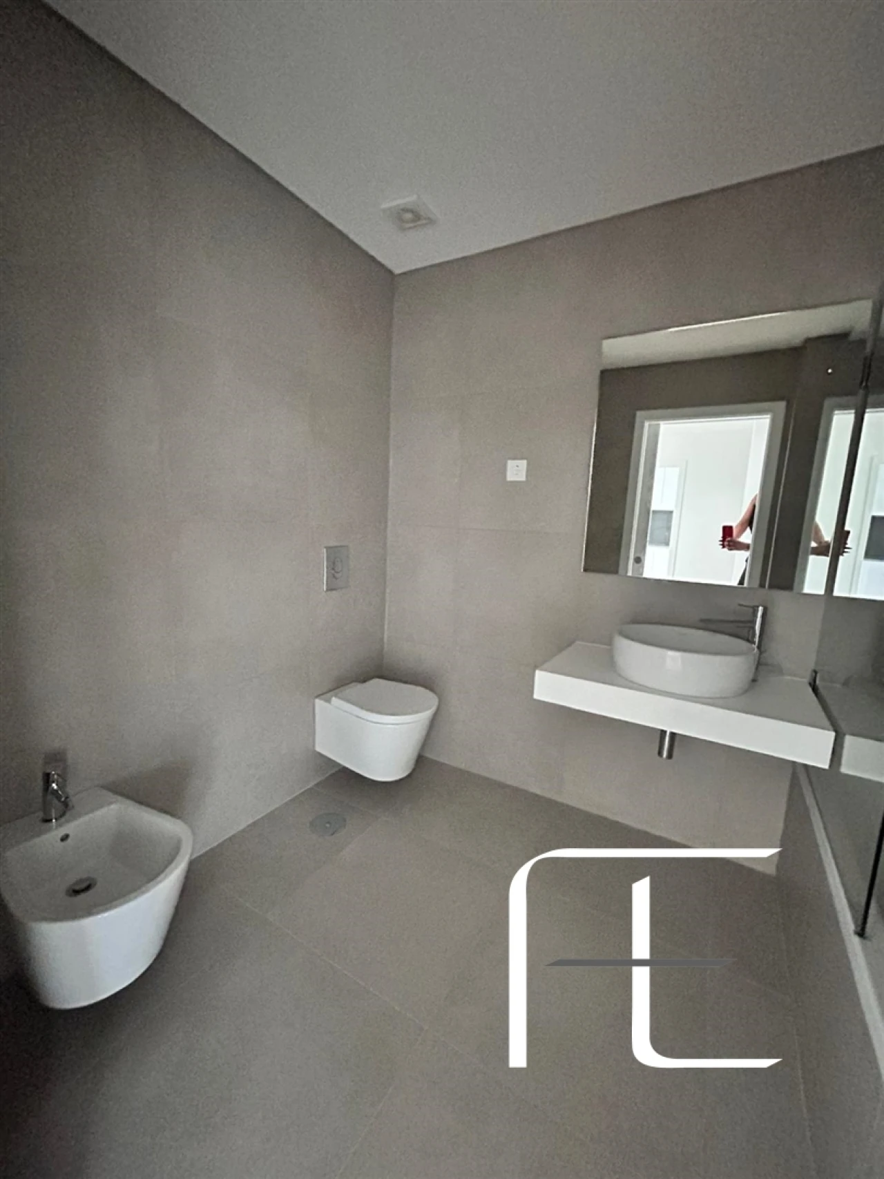 Moradia T4 para Venda em Venteira Foto 29