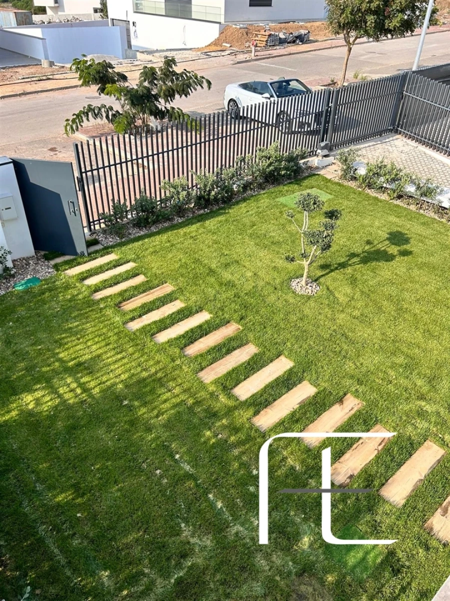 Moradia T4 para Venda em Venteira Foto 21