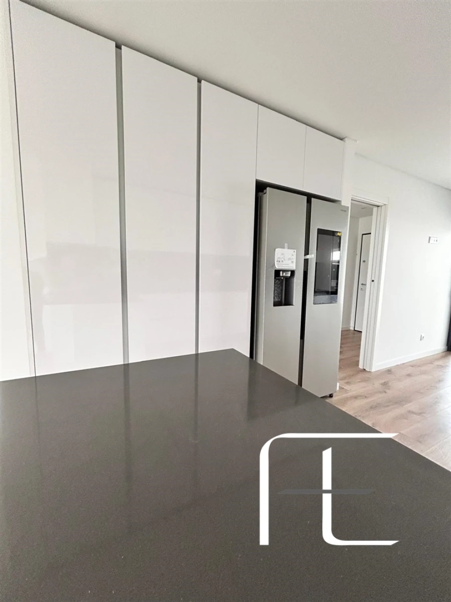 Moradia T4 para Venda em Venteira Foto 7