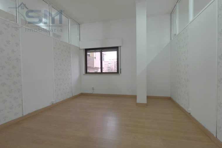 Loja para Arrendamento em Cacém e São Marcos Foto 8