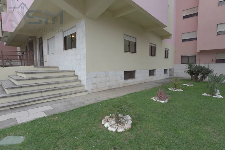 Loja para Arrendamento em Cacém e São Marcos Foto 21