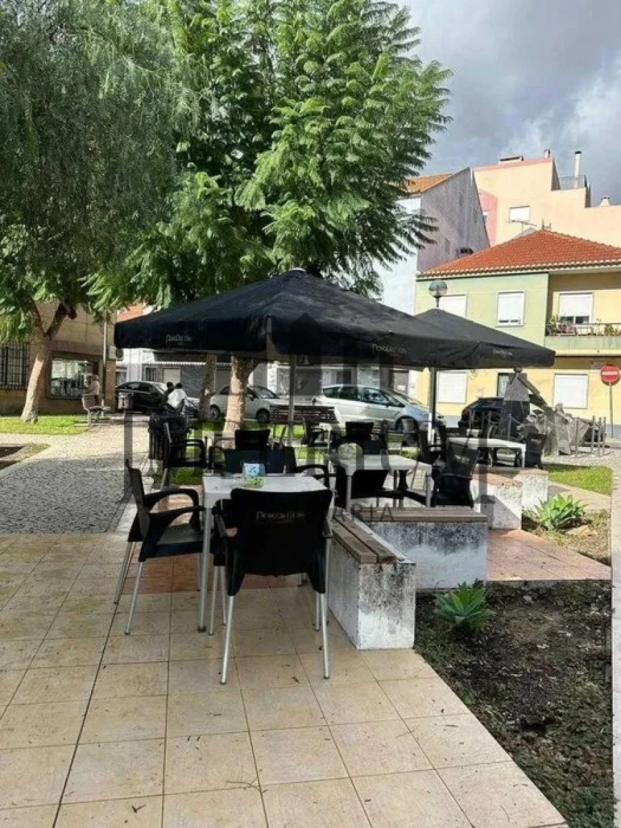 Loja para Venda em Carregado e Cadafais Foto 2