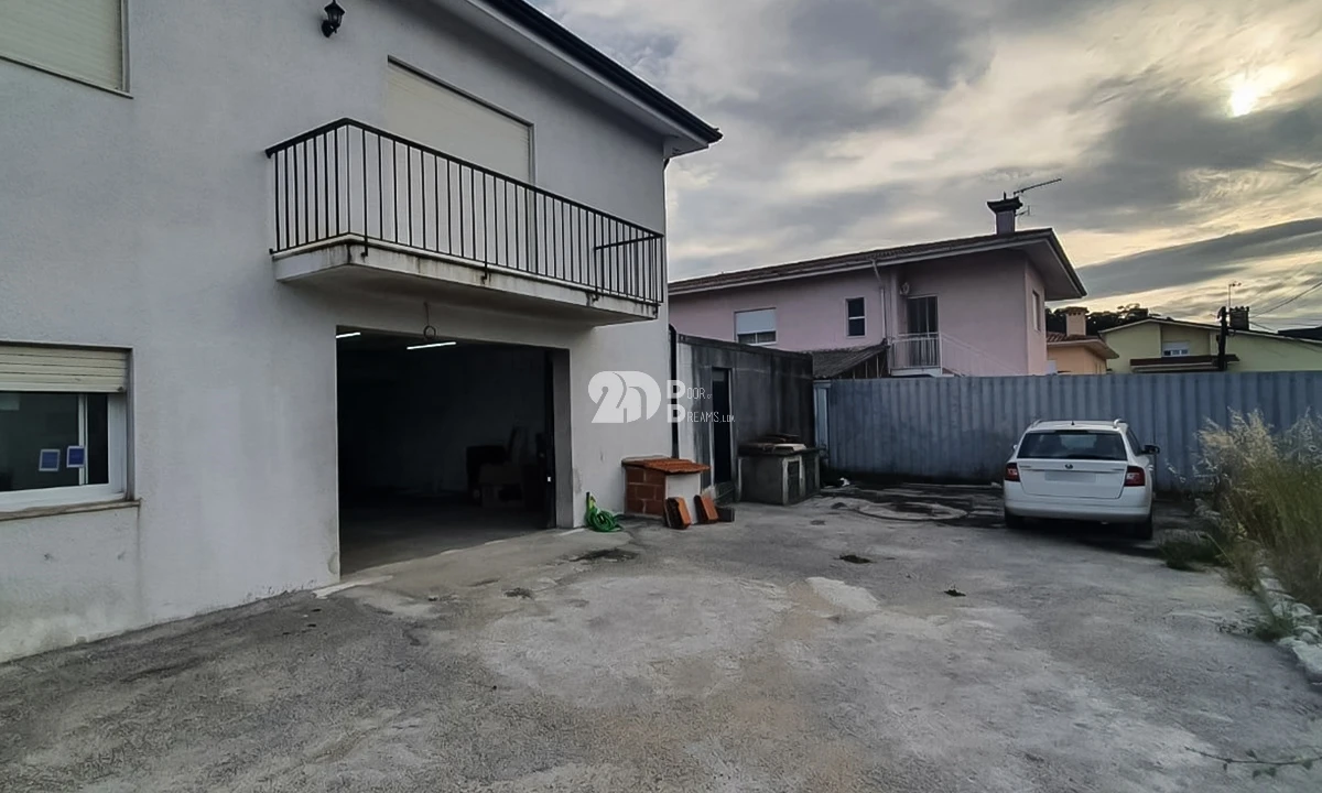 Armazém para Venda em Landim Foto 8