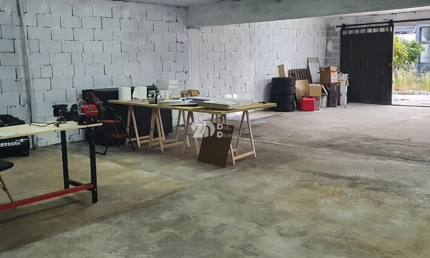 Armazém para Venda em Landim Foto 6