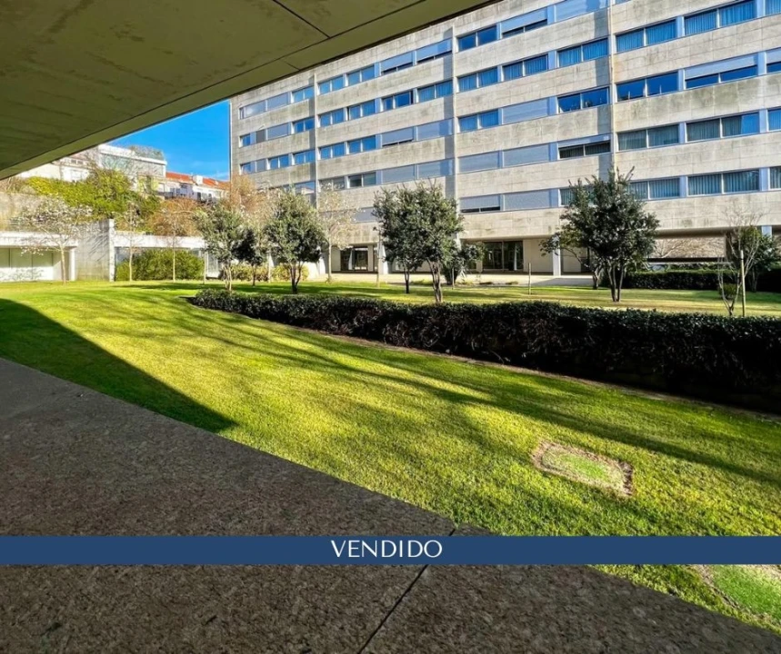 Apartamento T3 para Venda em Lordelo do Ouro e Massarelos Foto 1