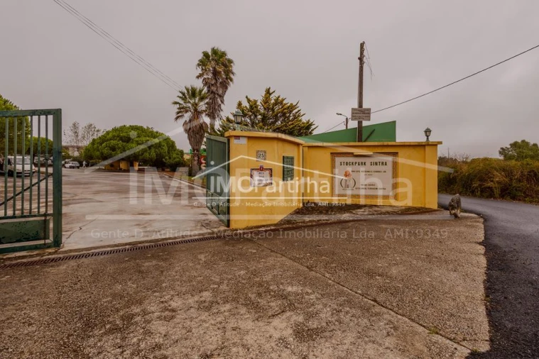 Armazém para Venda em São João das Lampas e Terrugem