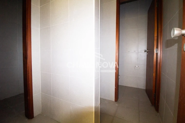 Armazém para Venda em Fânzeres e São Pedro da Cova Foto 15