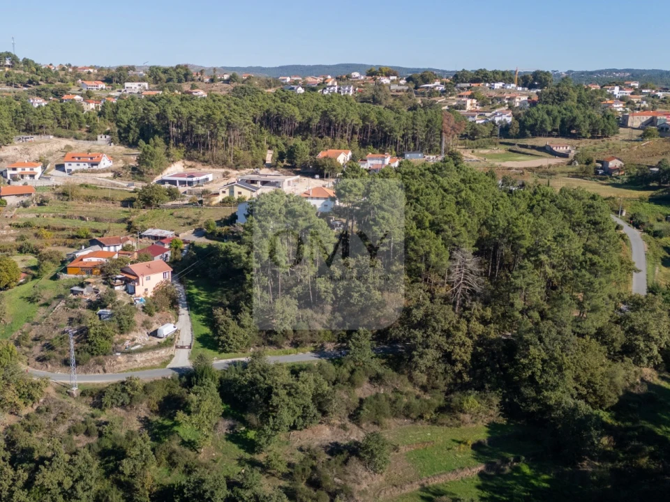 Terreno para Venda em Adoufe e Vilarinho de Samardã Foto 4