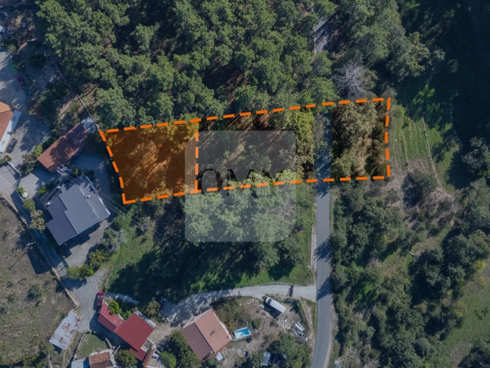 Terreno para Venda em Adoufe e Vilarinho de Samardã Foto 1