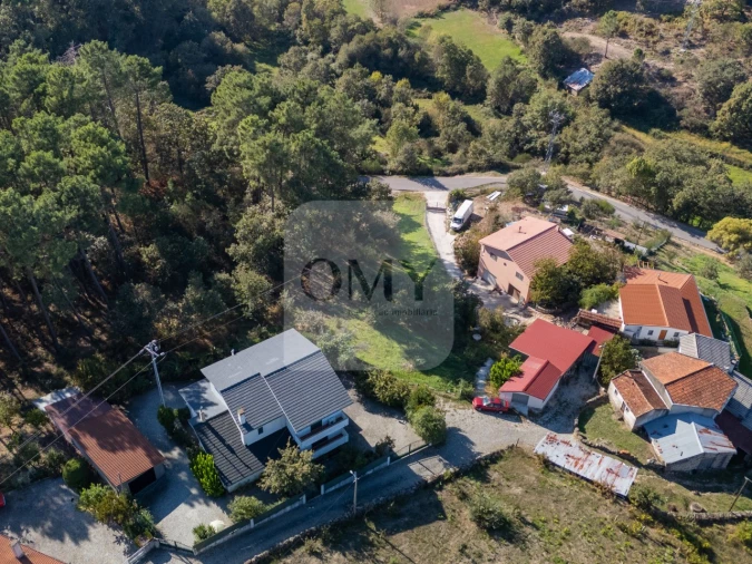 Terreno para Venda em Adoufe e Vilarinho de Samardã Foto 3