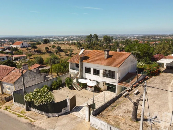 Moradia T3 para Venda em São Pedro de Tomar Foto 2