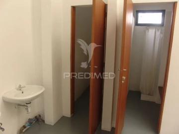 Armazém para Arrendamento em Paranhos