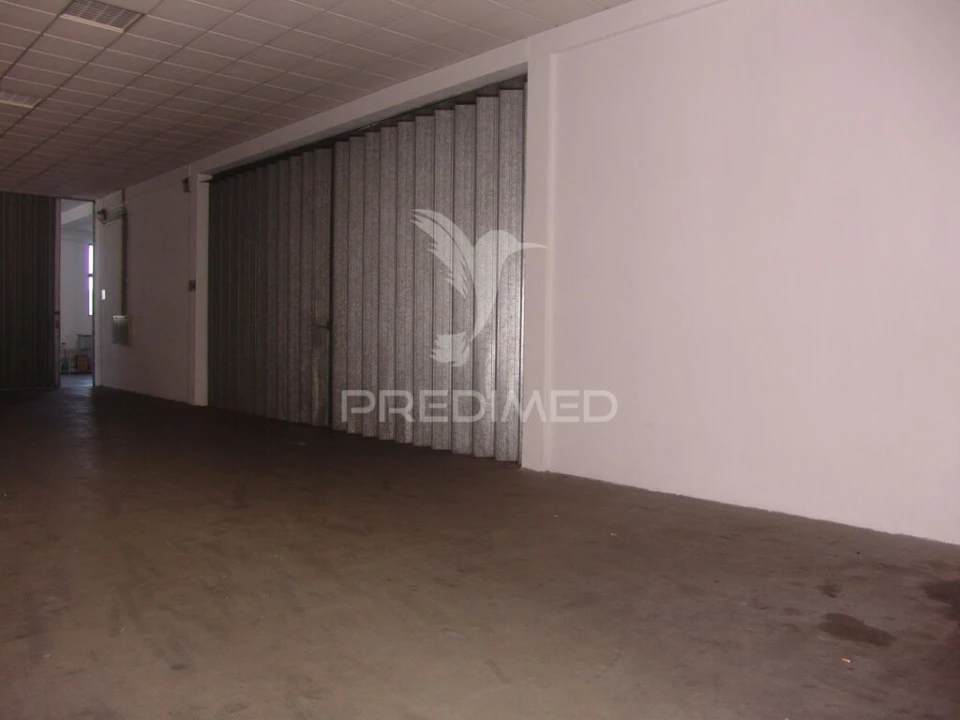 Armazém para Arrendamento em Paranhos Foto 6