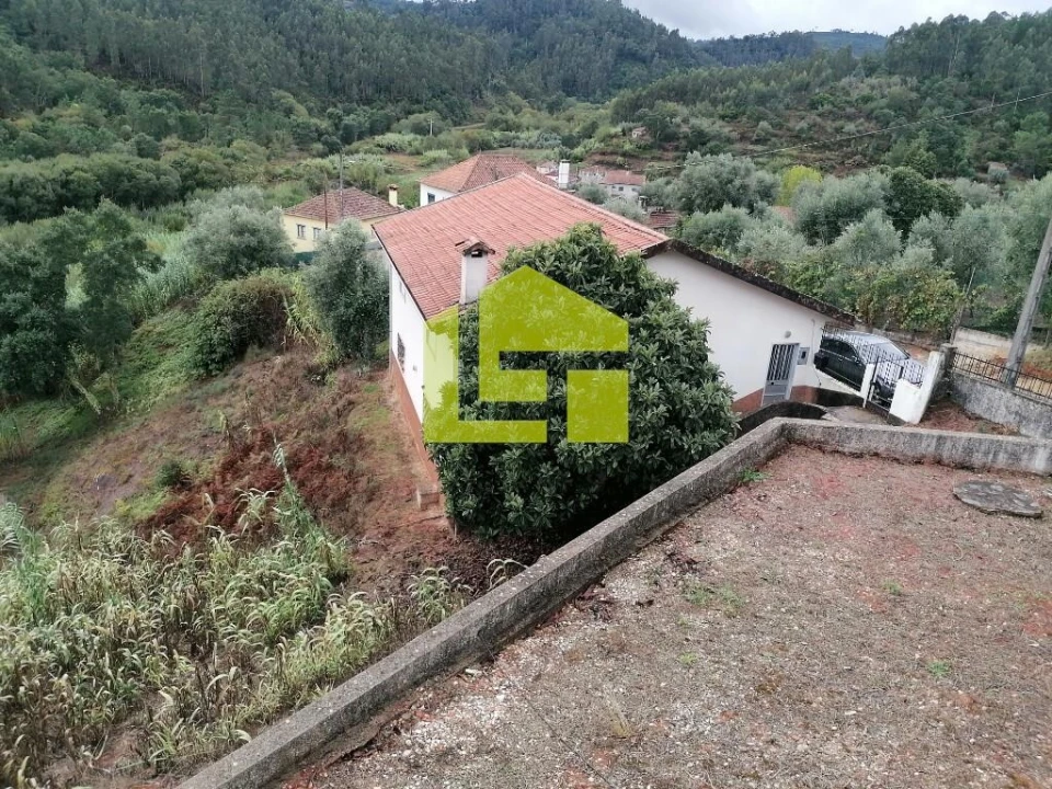 Moradia T3 para Venda em Almalagues Foto 48