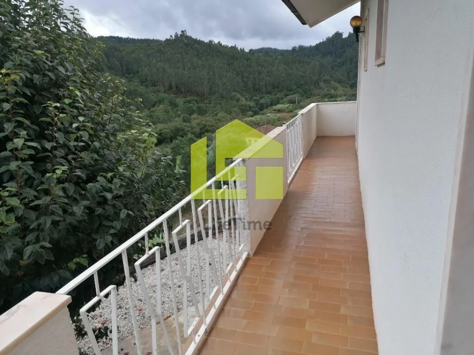 Moradia T3 para Venda em Almalagues Foto 13