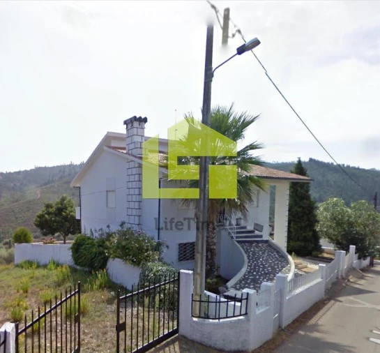 Moradia T3 para Venda em Almalagues Foto 3