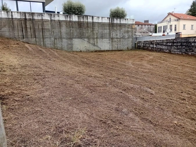 Terreno para Venda em Oliveira, São Paio e São Sebastião