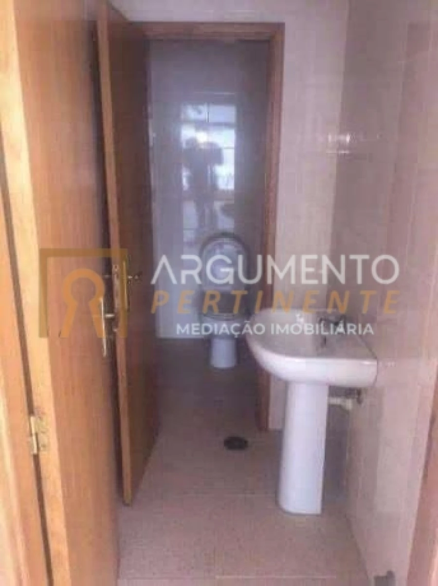 Loja para Arrendamento em Cidade da Maia Foto 4