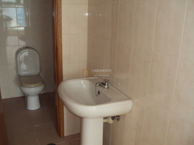 Loja para Arrendamento em Cidade da Maia Foto 12