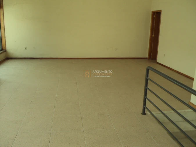 Loja para Arrendamento em Cidade da Maia Foto 11
