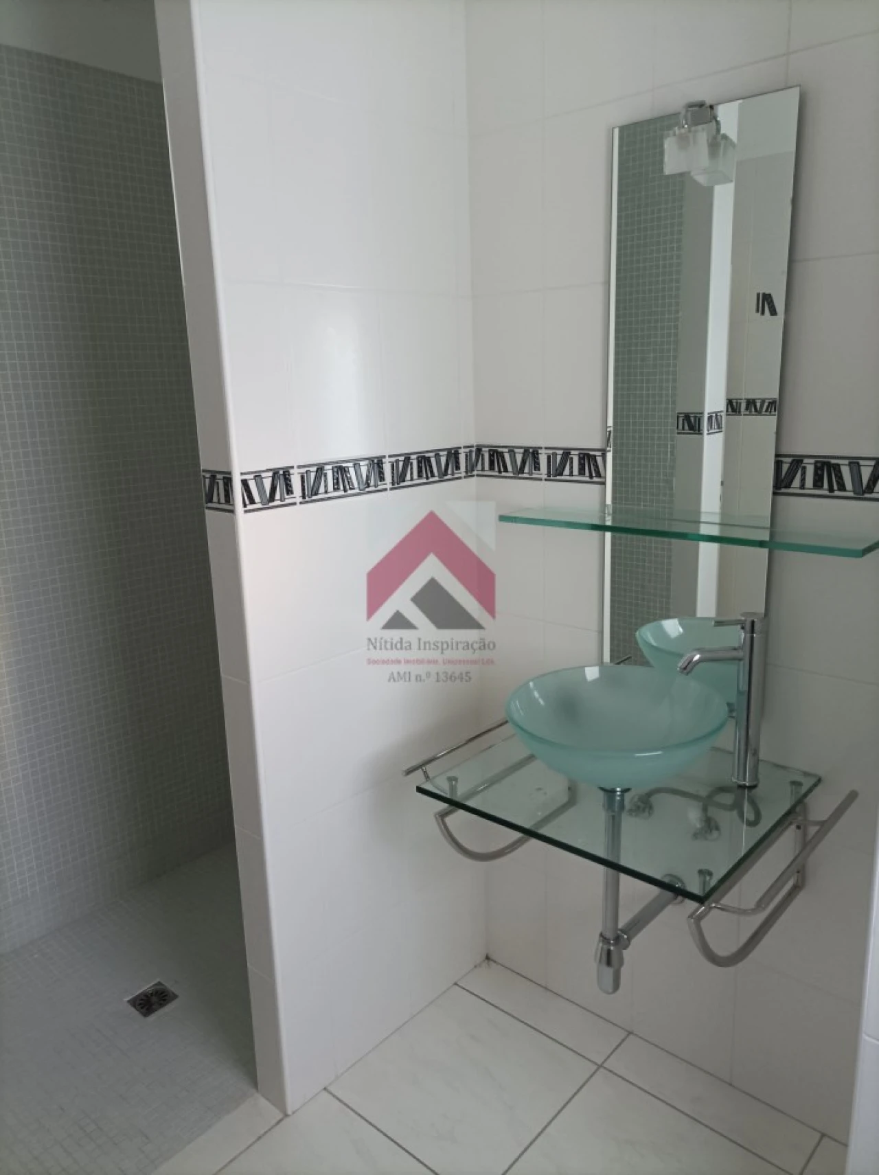 Moradia T3 para Venda em Odiaxere Foto 11