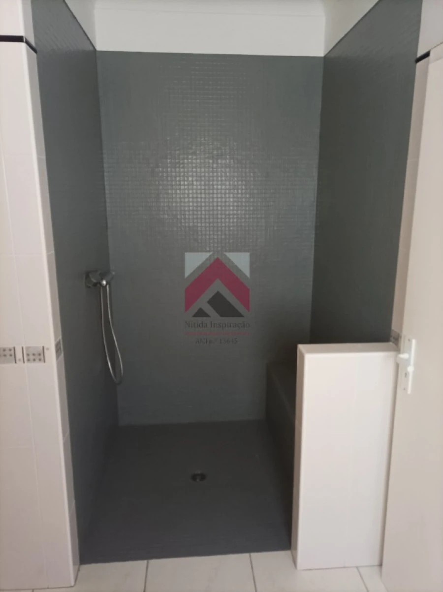 Moradia T3 para Venda em Odiaxere Foto 5