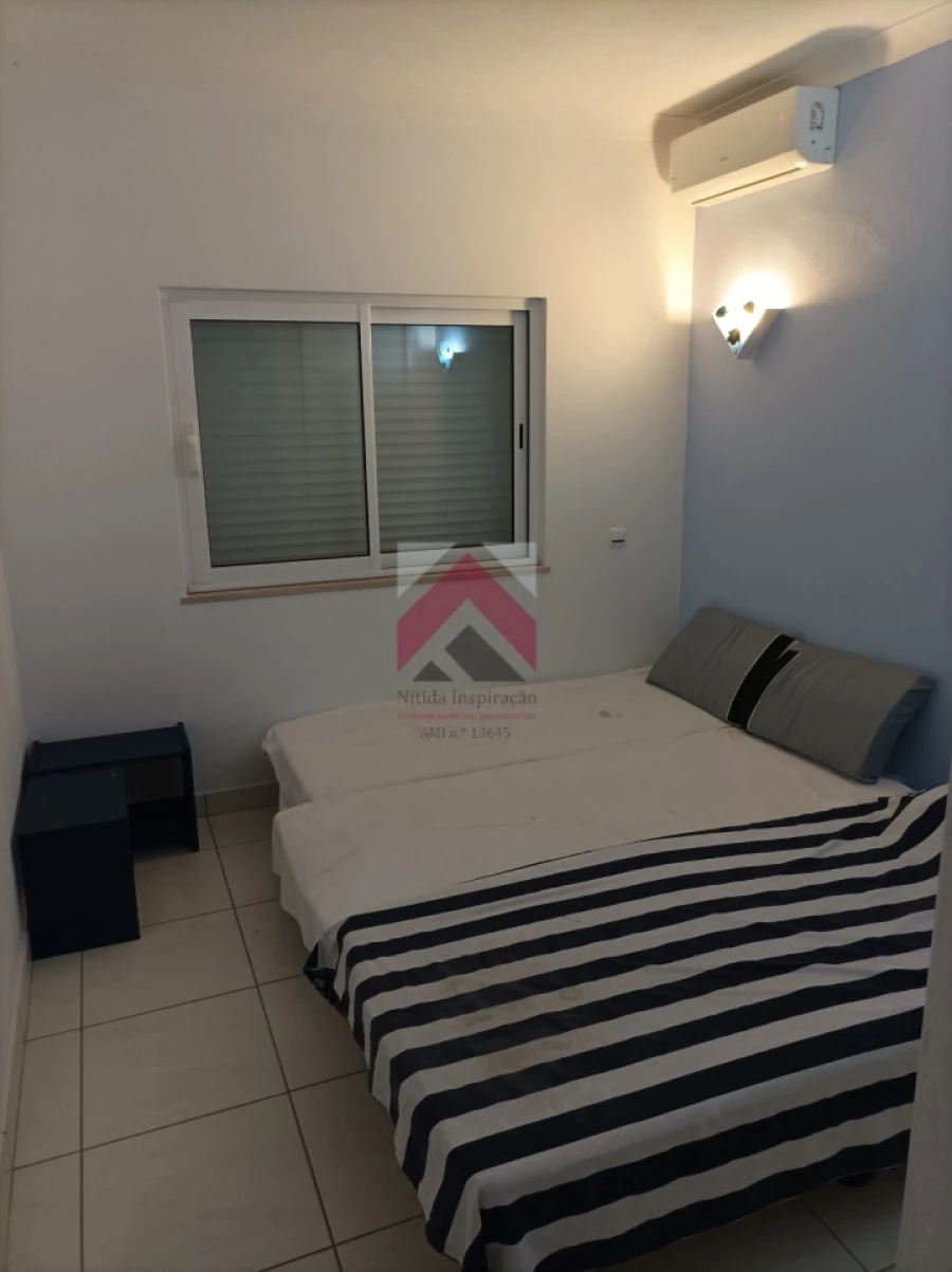 Moradia T3 para Venda em Odiaxere Foto 8