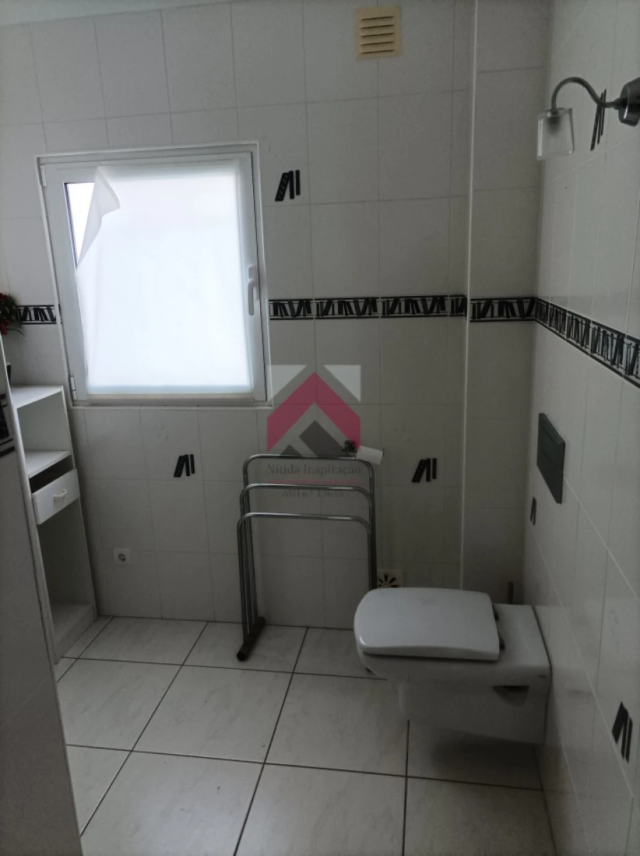 Moradia T3 para Venda em Odiaxere Foto 12