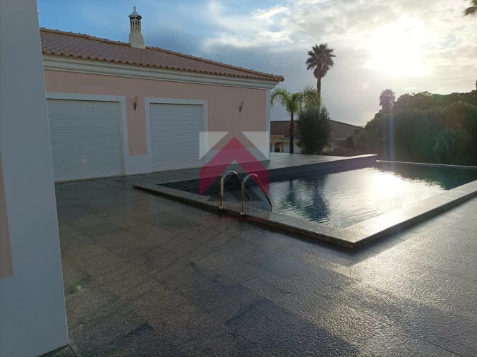 Moradia T3 para Venda em Odiaxere Foto 27