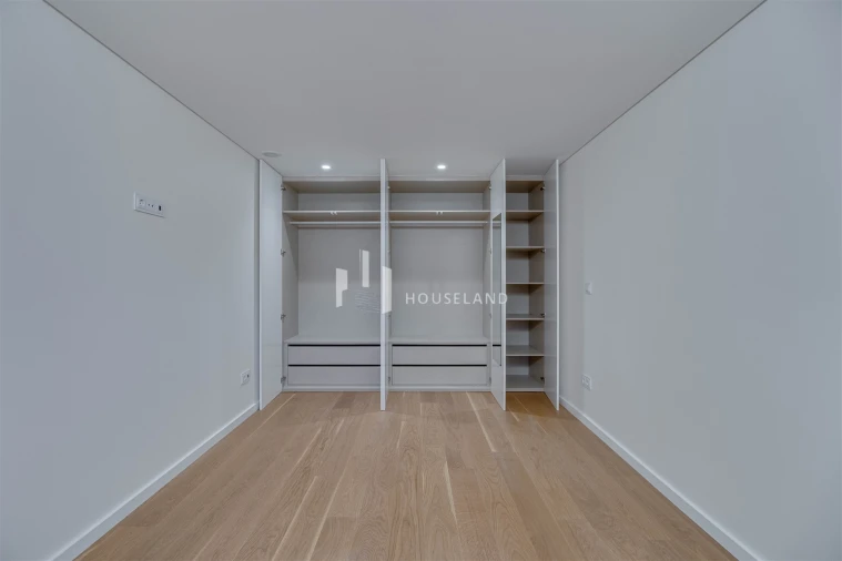 Apartamento T3 para Venda em Espinho Foto 17