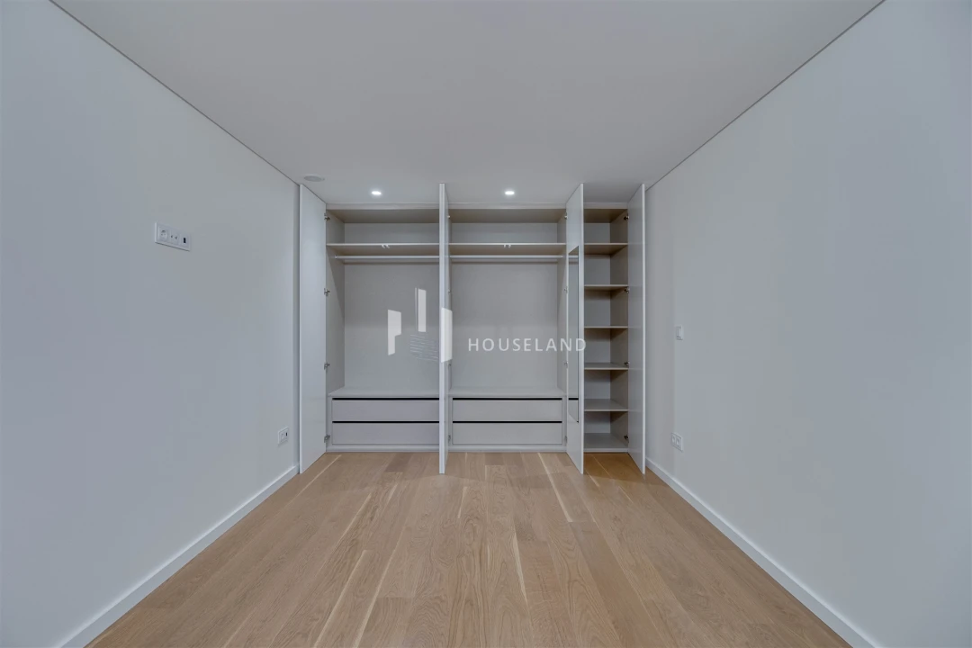 Apartamento T3 para Venda em Espinho Foto 16