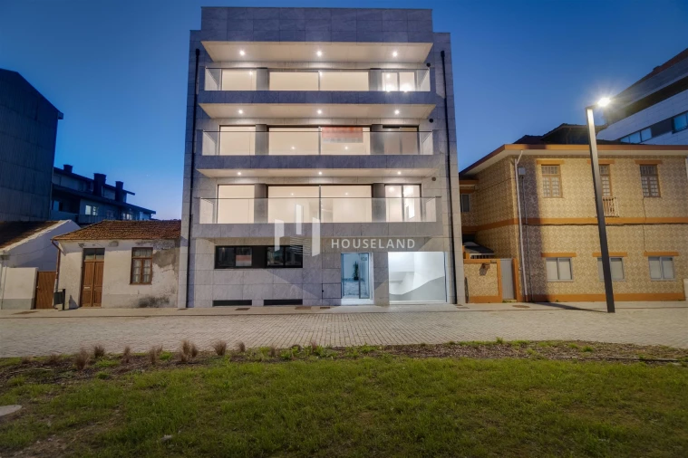 Apartamento T3 para Venda em Espinho Foto 24