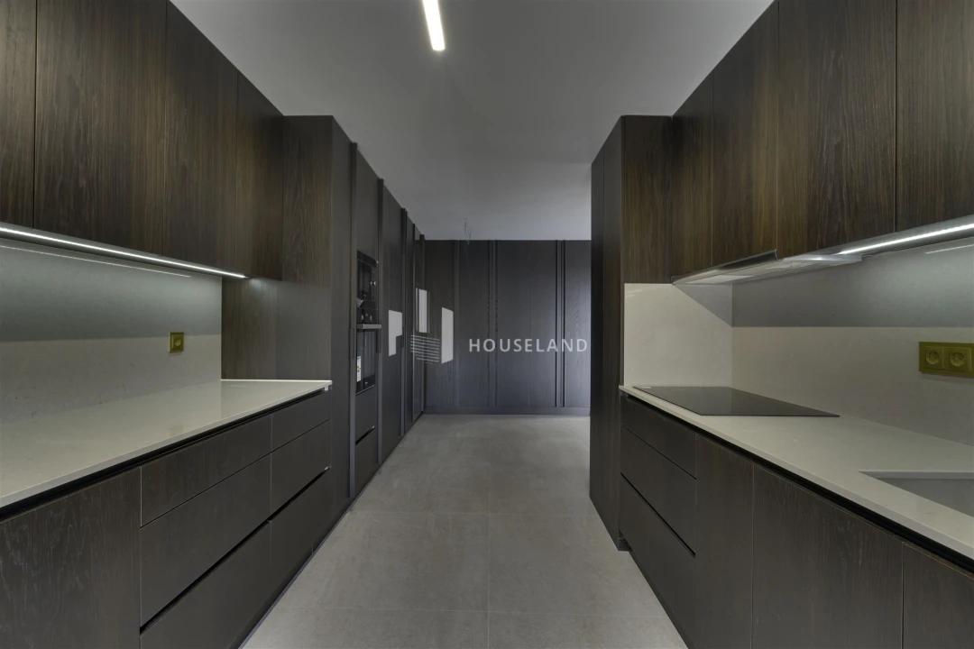 Apartamento T4 para Venda em Lordelo do Ouro e Massarelos Foto 9