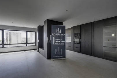 Apartamento T4 para Venda em Lordelo do Ouro e Massarelos