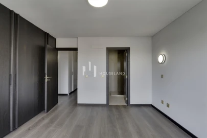 Apartamento T4 para Venda em Lordelo do Ouro e Massarelos