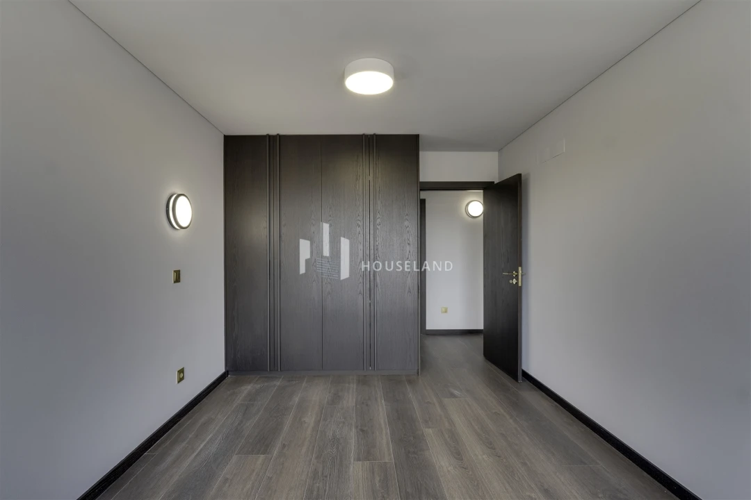 Apartamento T4 para Venda em Lordelo do Ouro e Massarelos Foto 23