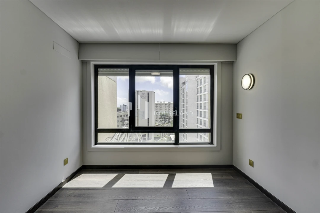 Apartamento T4 para Venda em Lordelo do Ouro e Massarelos Foto 26