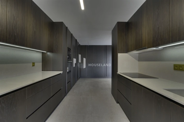 Apartamento T4 para Venda em Lordelo do Ouro e Massarelos Foto 9