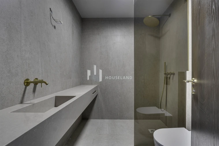 Apartamento T4 para Venda em Lordelo do Ouro e Massarelos Foto 15