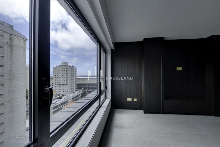 Apartamento T4 para Venda em Lordelo do Ouro e Massarelos Foto 4
