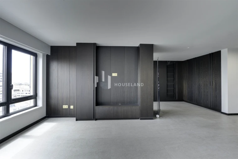 Apartamento T4 para Venda em Lordelo do Ouro e Massarelos Foto 2