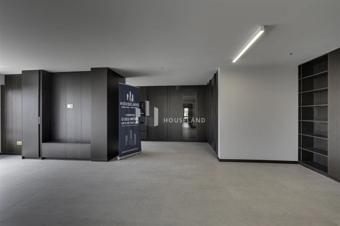 Apartamento T4 para Venda em Lordelo do Ouro e Massarelos Foto 31