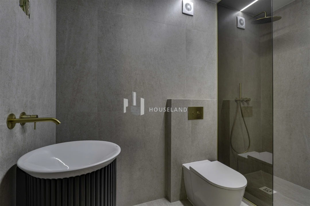 Apartamento T4 para Venda em Lordelo do Ouro e Massarelos Foto 12