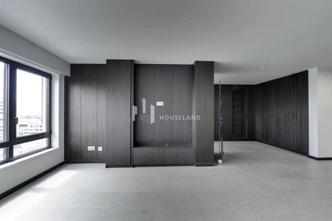 Apartamento T4 para Venda em Lordelo do Ouro e Massarelos Foto 2