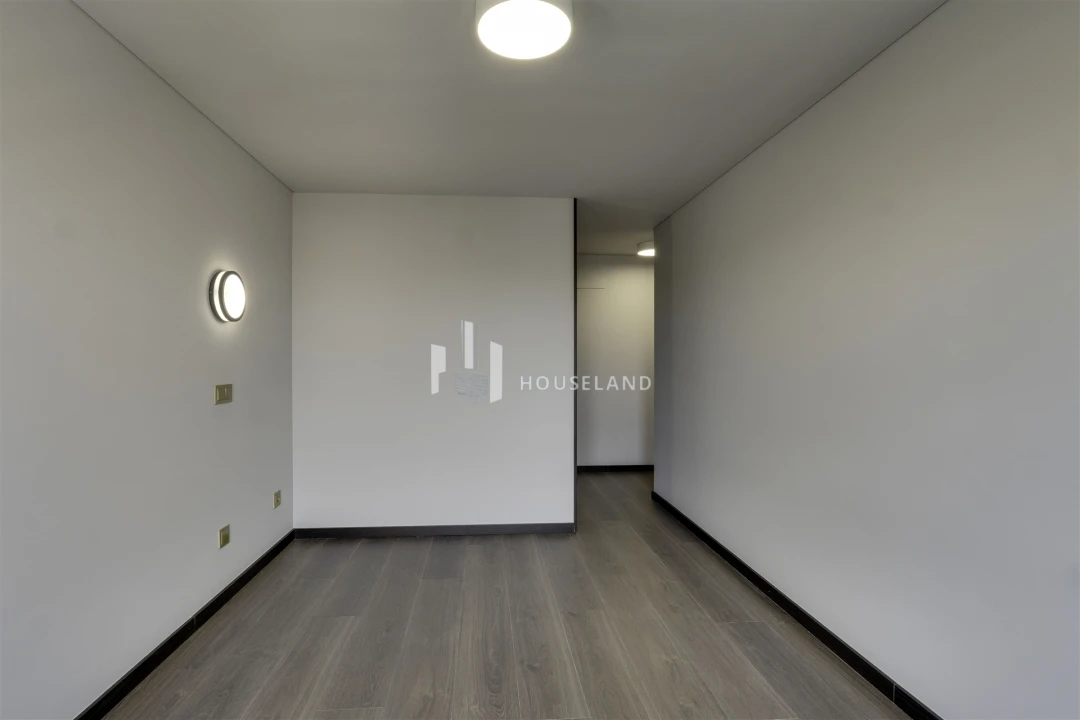 Apartamento T4 para Venda em Lordelo do Ouro e Massarelos Foto 29
