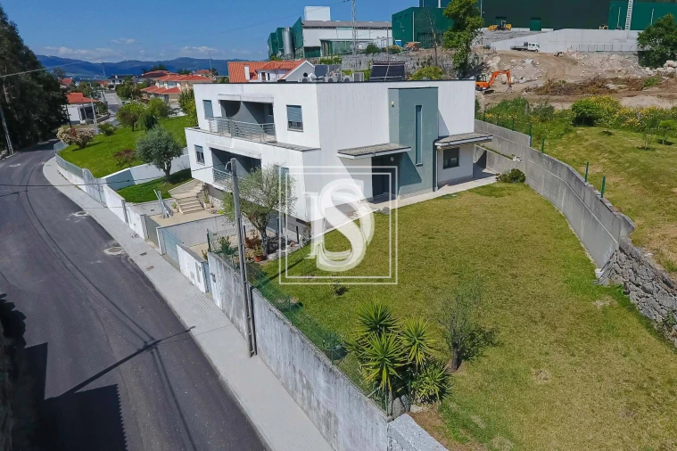 Moradia T3 para Venda em Prazins (Santa Eufemia)