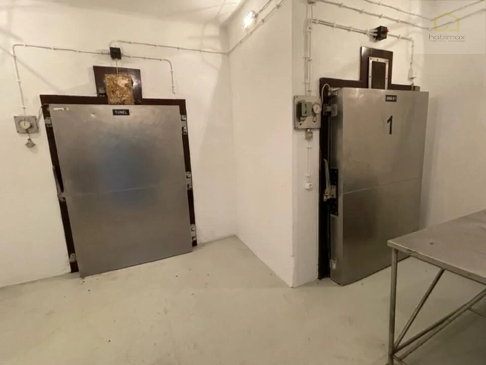 Armazém para Venda em Praia da Vitoria (Santa Cruz) Foto 13