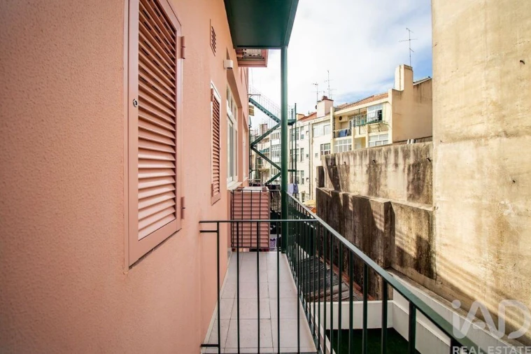 Apartamento T3 para Venda em Arroios Foto 17